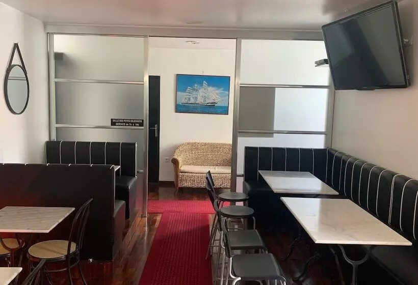 هتل Hôtel Le National