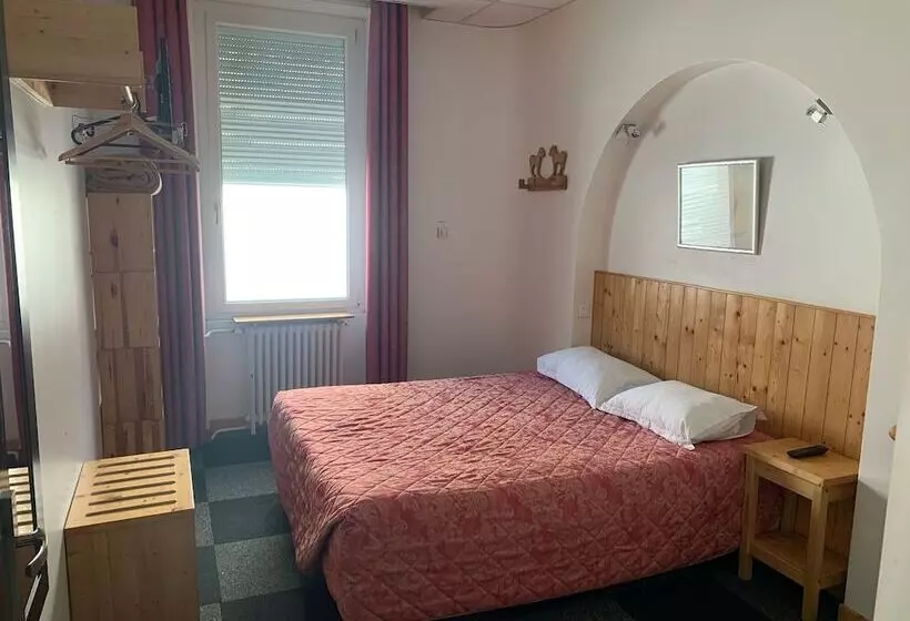 هتل Hôtel Le National