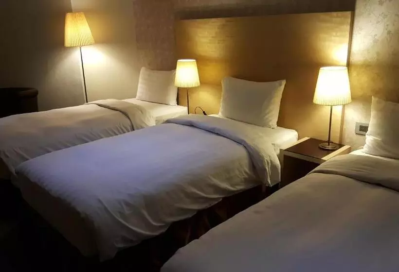 هتل 麗馨商旅七賢館
