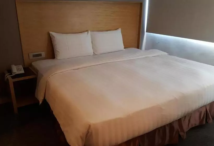 هتل 麗馨商旅七賢館