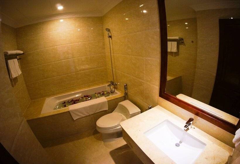 هتل Nha Trang Palace