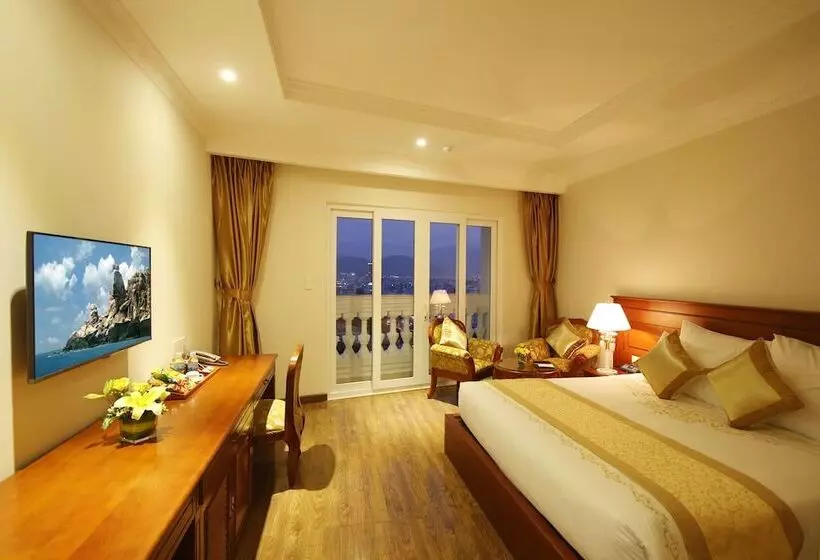 هتل Nha Trang Palace