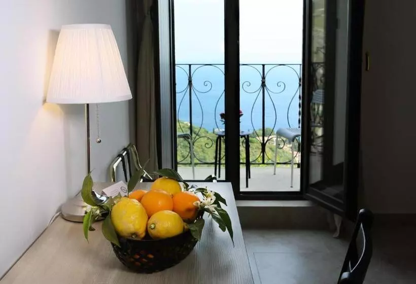 בית מלון כפרי Villa Astoria