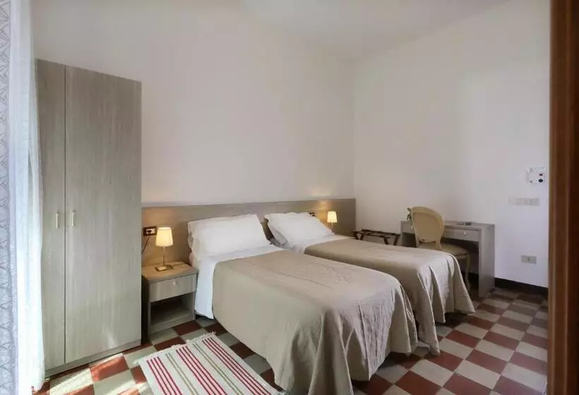 בית מלון כפרי Villa Astoria