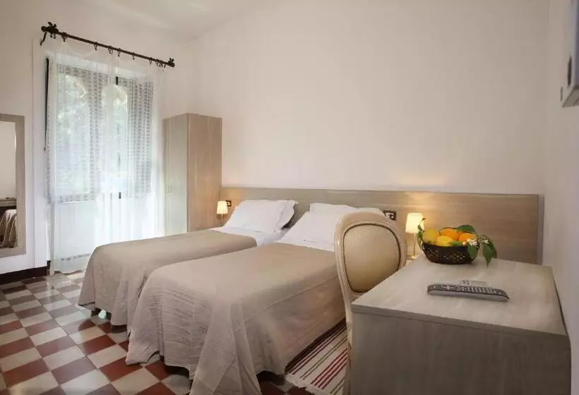 בית מלון כפרי Villa Astoria