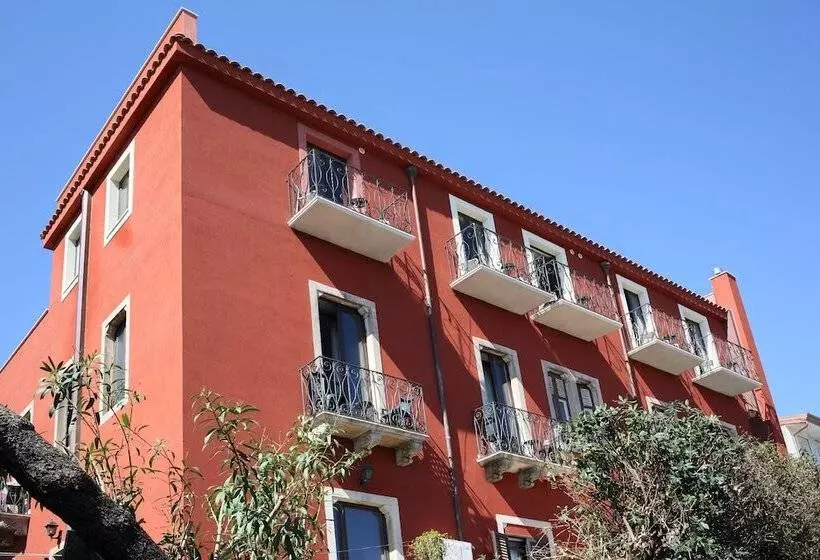 בית מלון כפרי Villa Astoria