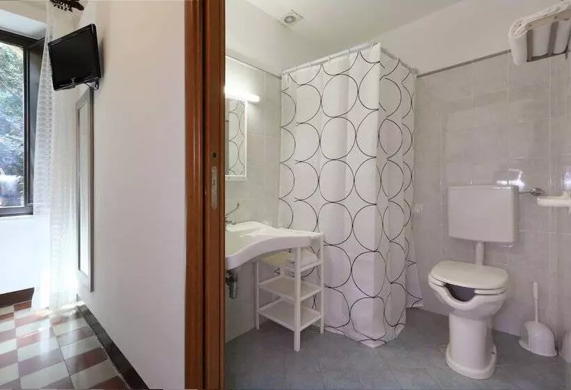 בית מלון כפרי Villa Astoria