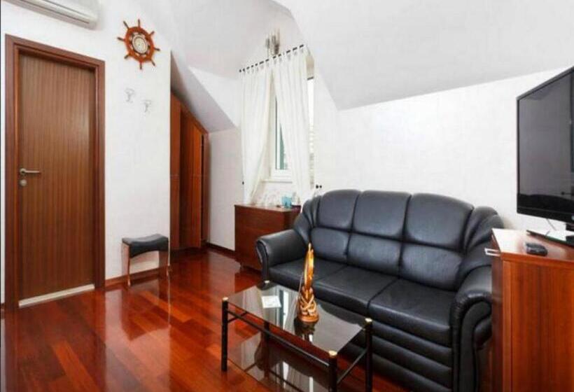 בית מלון כפרי Villa Slika