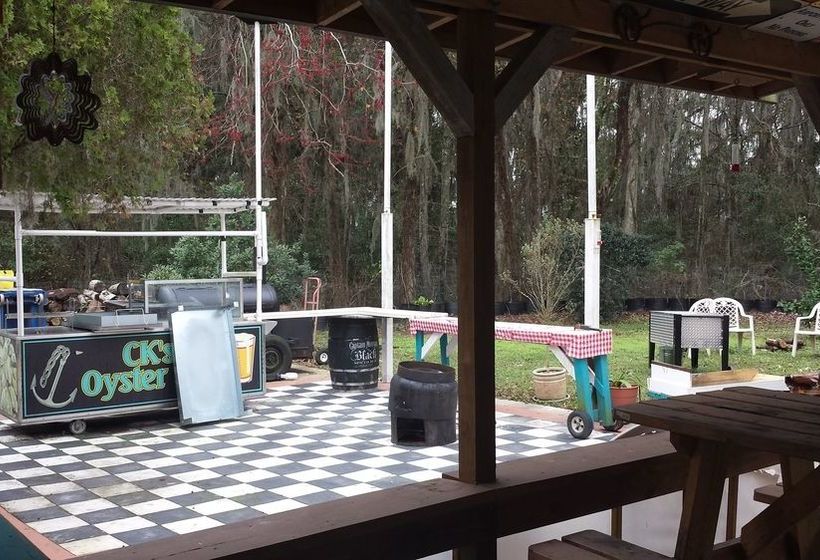 모텔 Airport Motor Inn Lounge/package Store