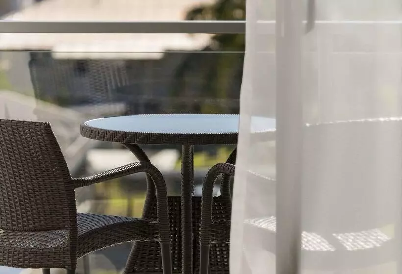 Oaks Mackay Carlyle Suites