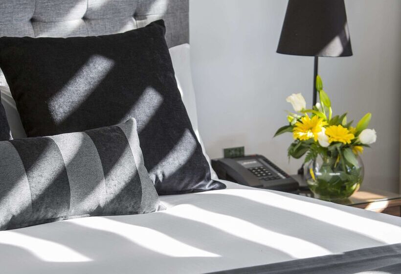 Oaks Mackay Carlyle Suites