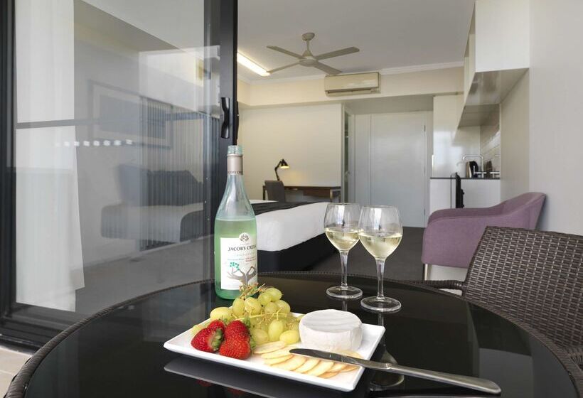 Oaks Mackay Carlyle Suites