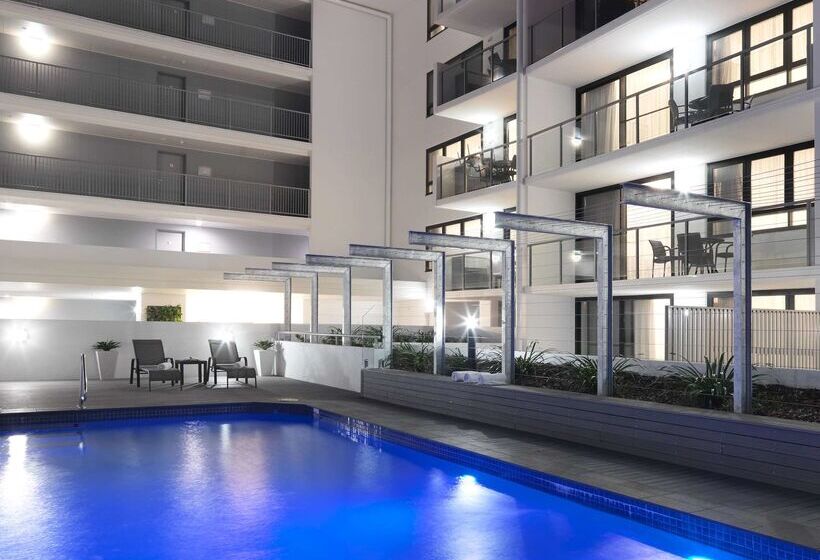 Oaks Mackay Carlyle Suites