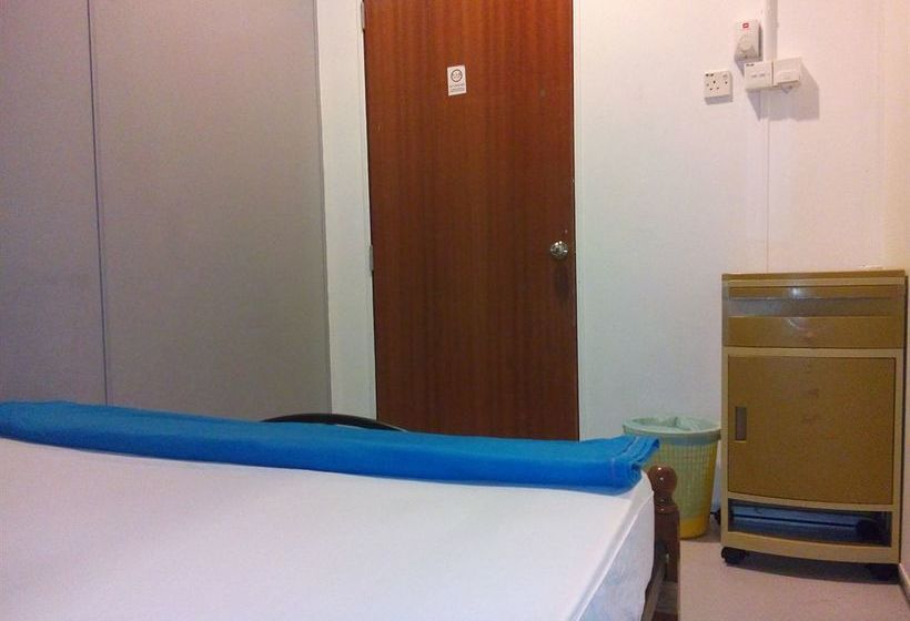 Alberg Discovery Cafe And Guesthouse