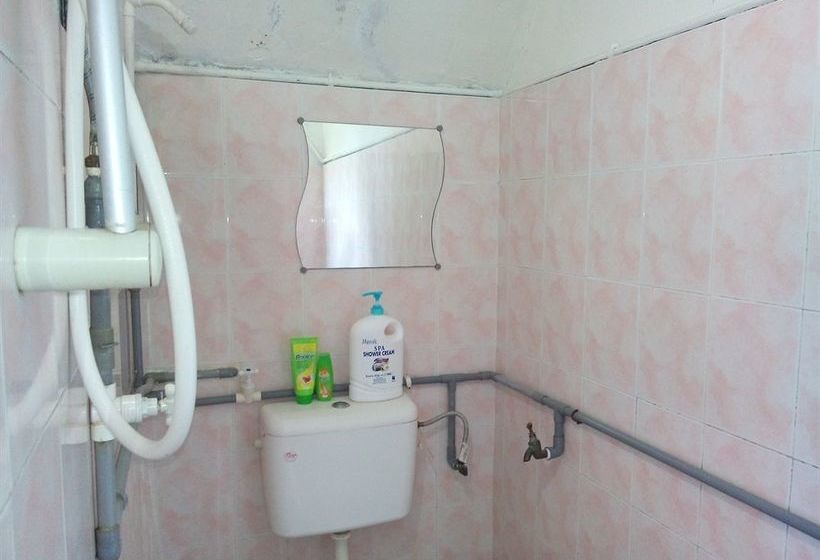 Alberg Discovery Cafe And Guesthouse