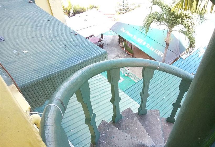 Alberg Discovery Cafe And Guesthouse