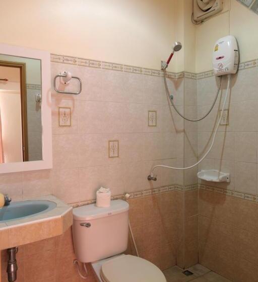 Общежитие Khun Ying House