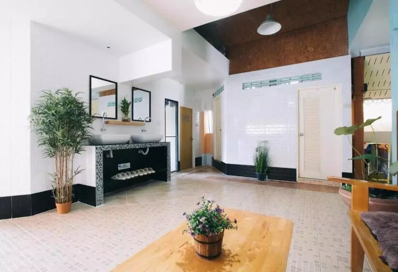 ユースホステル Khun Ying House