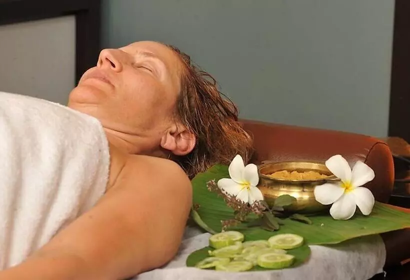 هتل Ananda Lakshmi Ayurveda Retreat