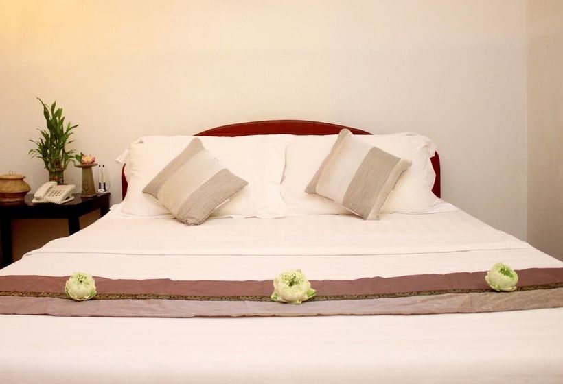 Отель Bayon Shadow Villa