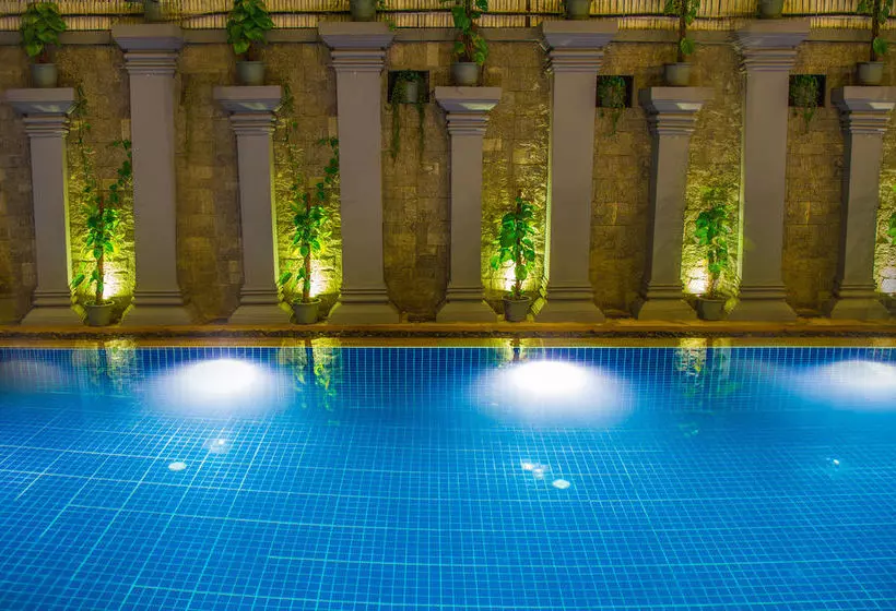 هتل Bayon Shadow Villa