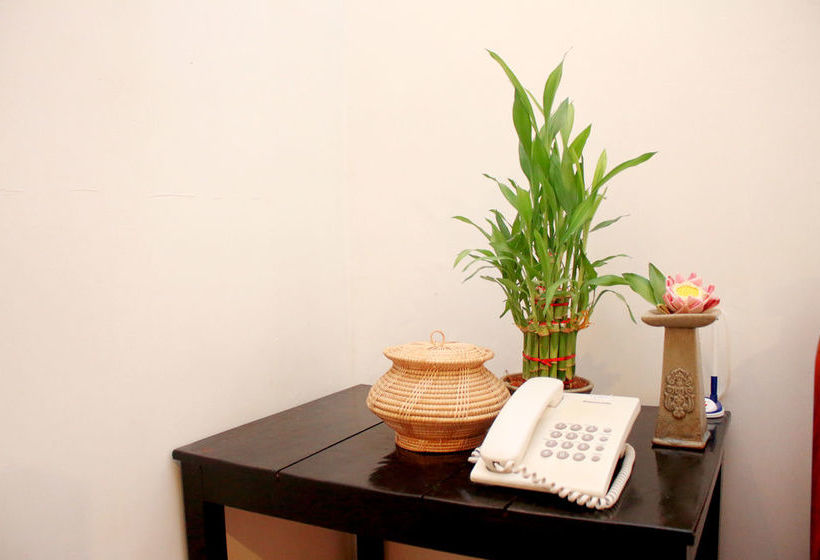 Отель Bayon Shadow Villa