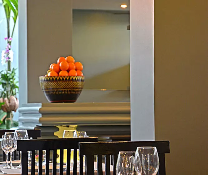 هتل Bayon Shadow Villa