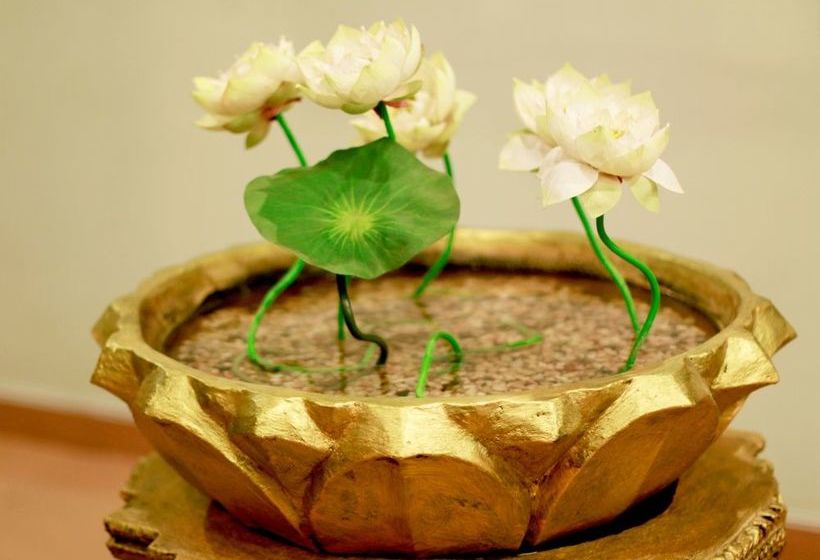 Отель Bayon Shadow Villa