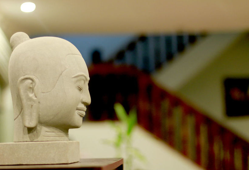 Отель Bayon Shadow Villa