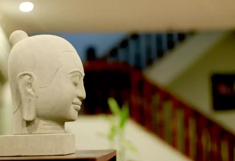 هتل Bayon Shadow Villa