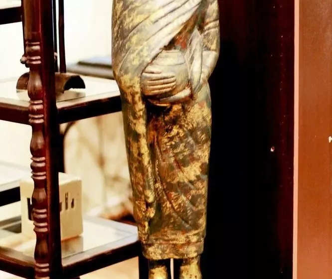 هتل Bayon Shadow Villa