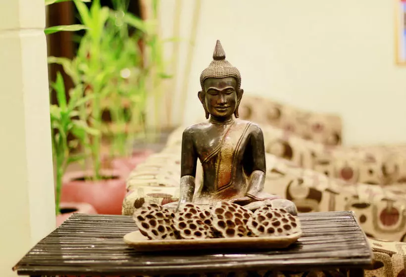 هتل Bayon Shadow Villa