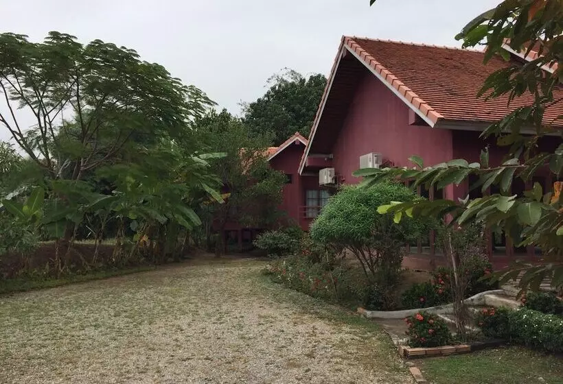 בית מלון כפרי Chiangmai Royal Creek