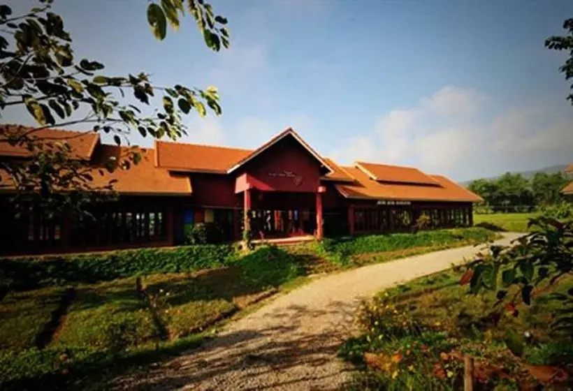 בית מלון כפרי Chiangmai Royal Creek