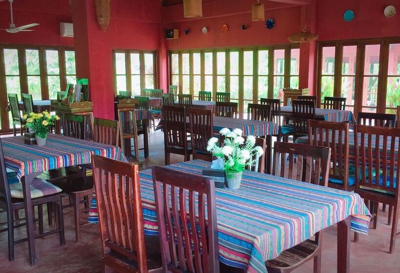 בית מלון כפרי Chiangmai Royal Creek