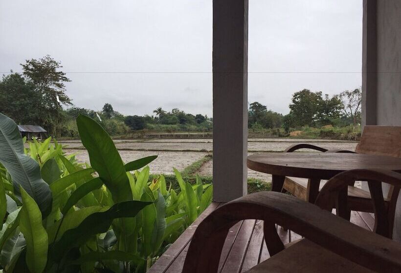 בית מלון כפרי Chiangmai Royal Creek