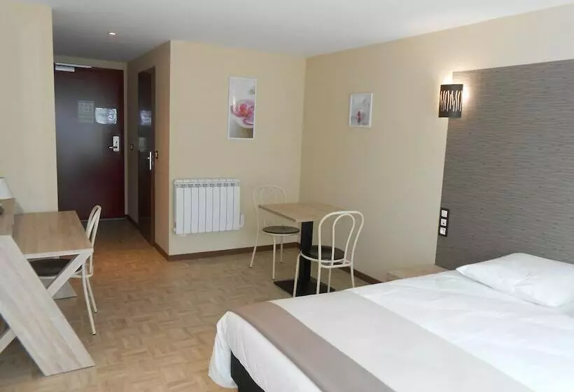 هتل Hôtel La Pause