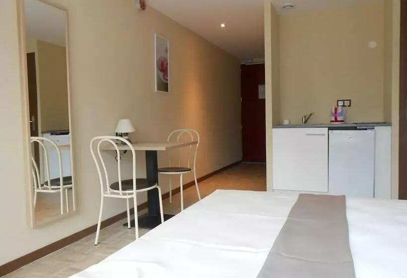 هتل Hôtel La Pause