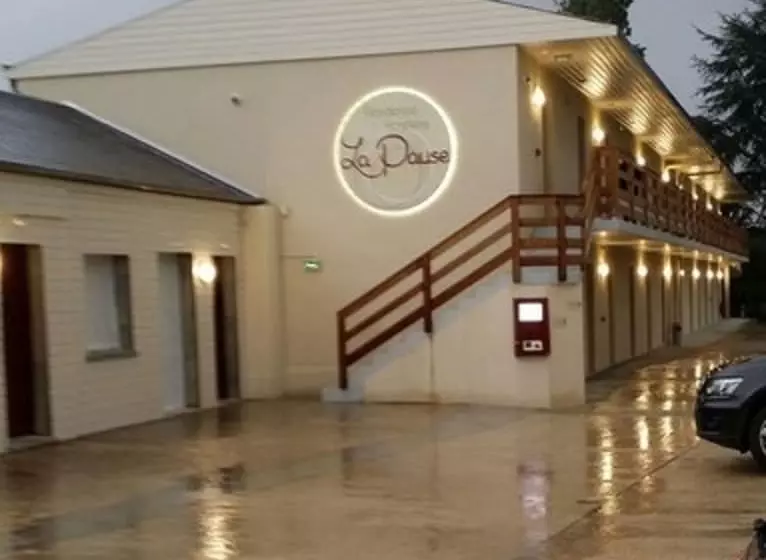 هتل Hôtel La Pause