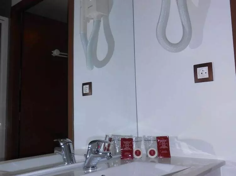 هتل Hôtel La Pause