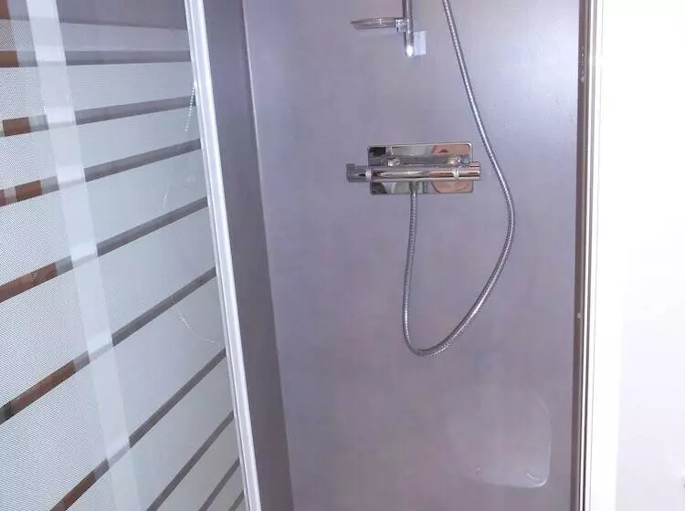 هتل Hôtel La Pause