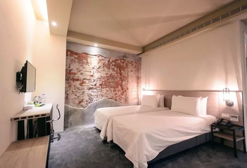 Kiwi Express Hotel Taichung Station Ii