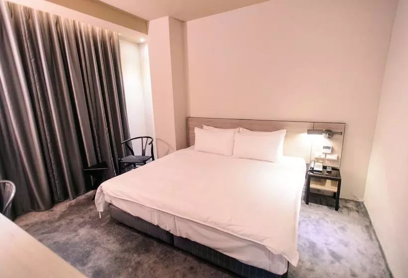 Kiwi Express Hotel Taichung Station Ii