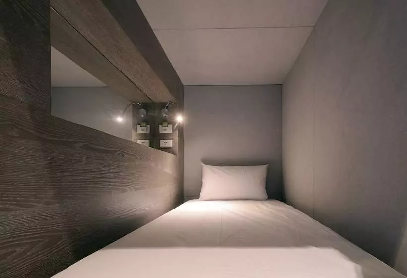 Kiwi Express Hotel Taichung Station Ii