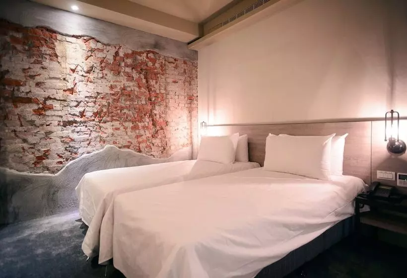 Kiwi Express Hotel Taichung Station Ii