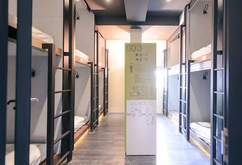 Kiwi Express Hotel Taichung Station Ii