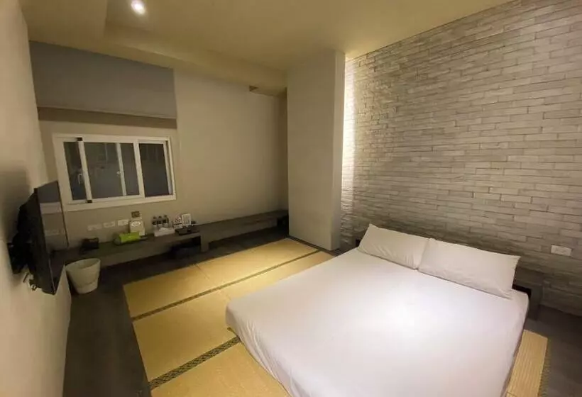 Kiwi Express Hotel Taichung Station Ii