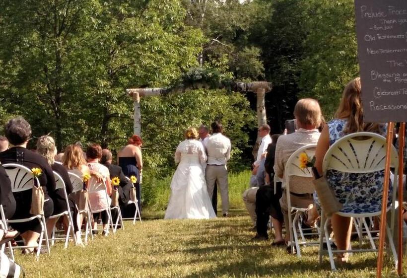 酒店 North Ironwood Acres   Black River Lodge