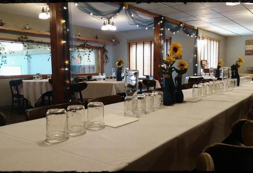 酒店 North Ironwood Acres   Black River Lodge