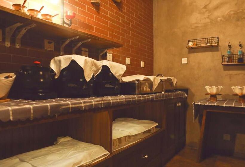 Time Traveller Hotel Near Beijing Yonghe Lama Temple, Ghost Street, Beihai Park, Jingshan Park, Dru